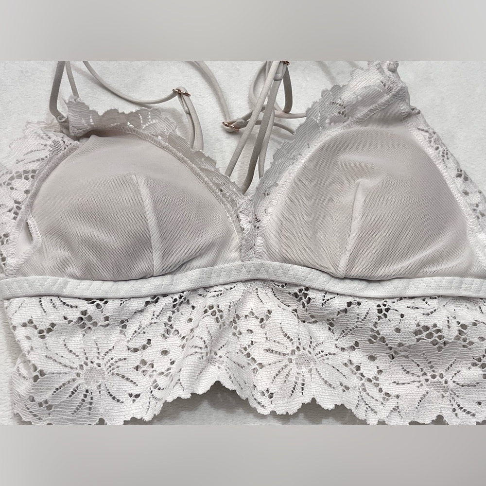 PINK by Victoria’s Secret Women’s White Floral Lace Strappy Wireless Bralette - Picture 15 of 16